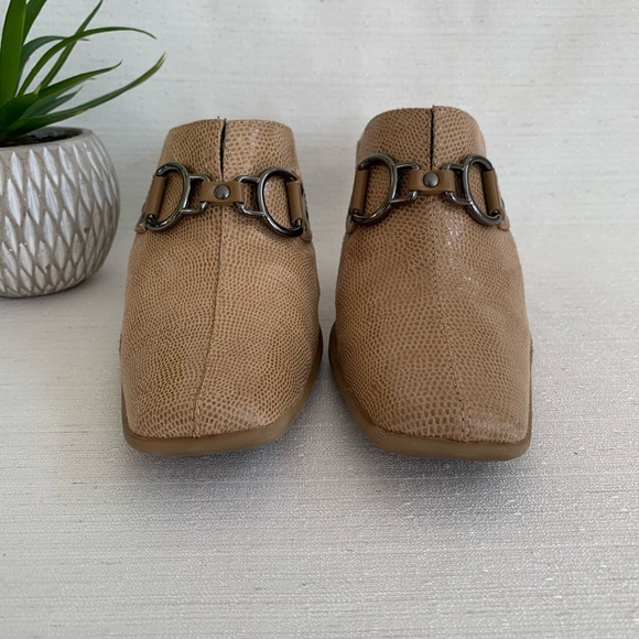 Aerosoles Cinch Worm Tan Snakeskin Heeled Mules Woman’s 8M - Picture 4 of 12